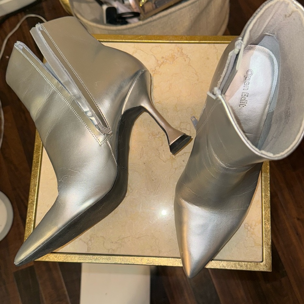 Pre Loved Silver Boot Size 10 Open Edit - image 1